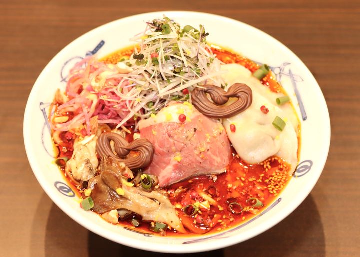 バレンタインデー向けチョコラーメン「レッドガーナ2024」