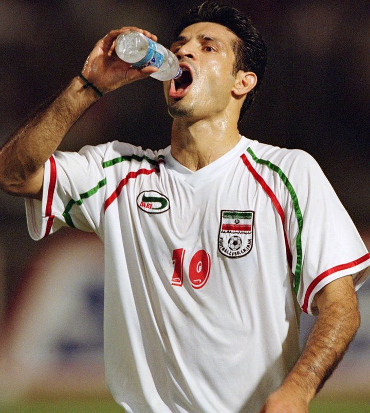 日本戦のイラン代表、たぶん誰も知らないユニフォーム“こぼれ話”「ヒョウ柄がブーム」「選手がユニサプライヤー」 