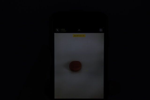 暗闇の状態の屋内でiPhoneで撮影した画像