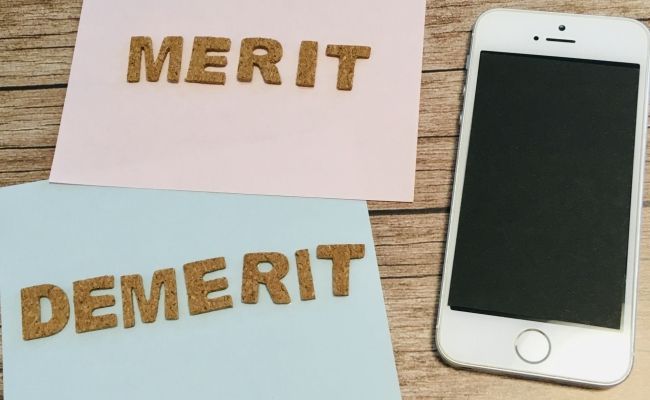 「良いことだけとは限らない！？」高齢の祖母に携帯電話を持たせた結果は【体験談】