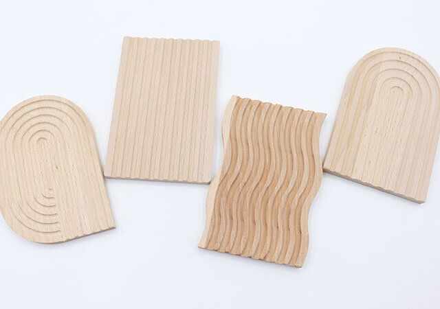 ダイソーの木製インテリアトレーの全種類を並べた様子