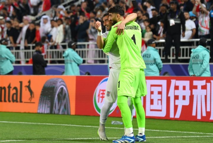 日本代表とアジアカップで対戦するイラン！ギネス世界記録を持つ元ホームレス守護神と億万長者の妻を持つ大卒10番がいる