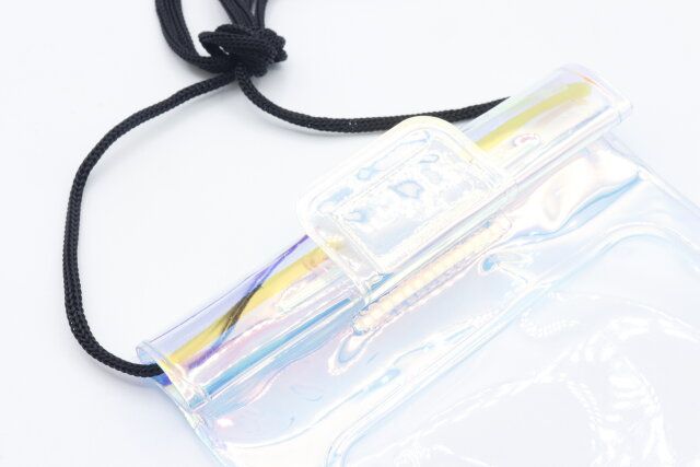 スマートフォン用防滴ケースのチャック部分