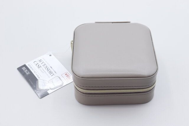 キャンドゥのアクセサリーケース