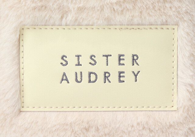 ふわふわ2WAYファーバッグのロゴデザイン