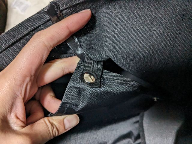 仕切りのスナップボタン