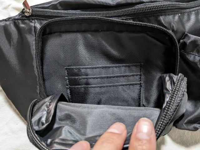 フロントポケット