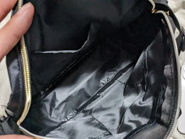 メイン収納を開いたところ