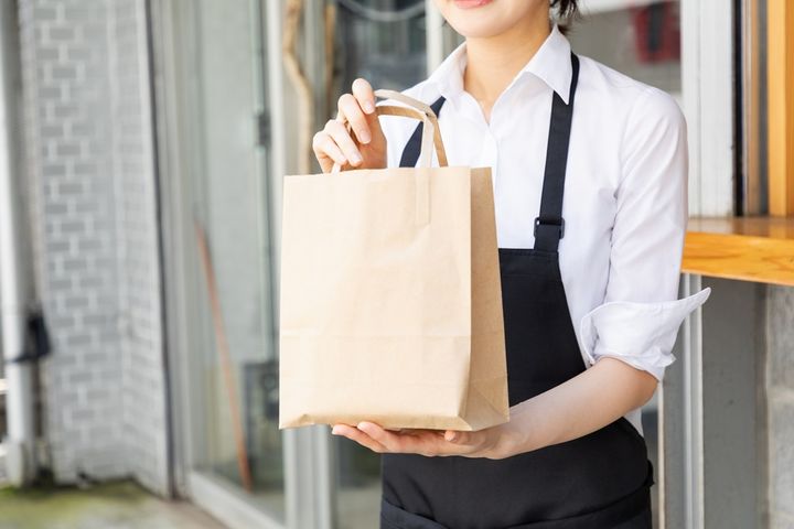 ファストフード店の店員のイメージ