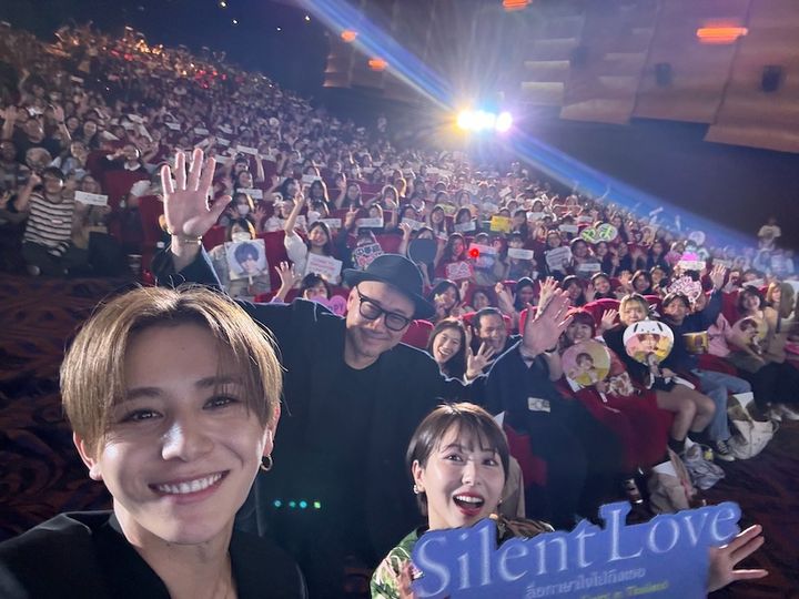 山田涼介のオーラがスゴイ！歩くと虹が架かる…と浜辺美波が証言