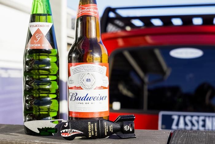 Shark Bomb Knifeのキーケース付属オープナー