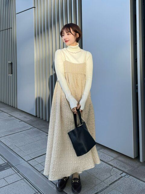 タートルネックニットのコーデ