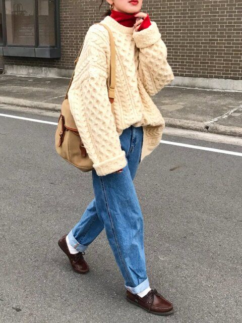 タートルネックニットのコーデ