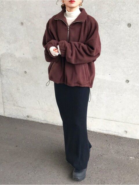 タートルネックニットのコーデ