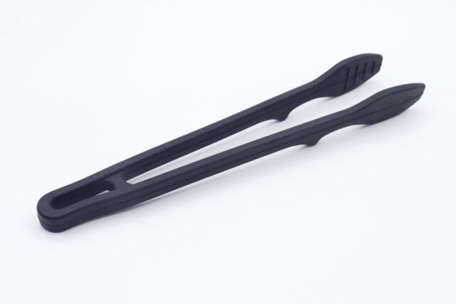 ダイソーの先が直接つかないトングはロングサイズで使いやすい