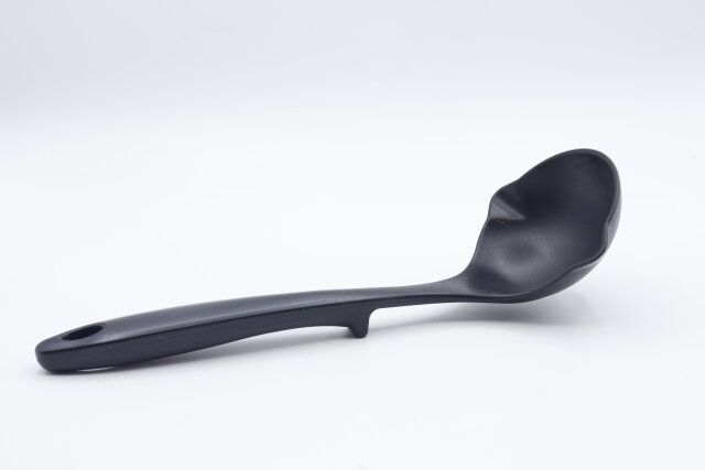 ダイソーの先がつかないお玉はスタンド付きで先がつかない