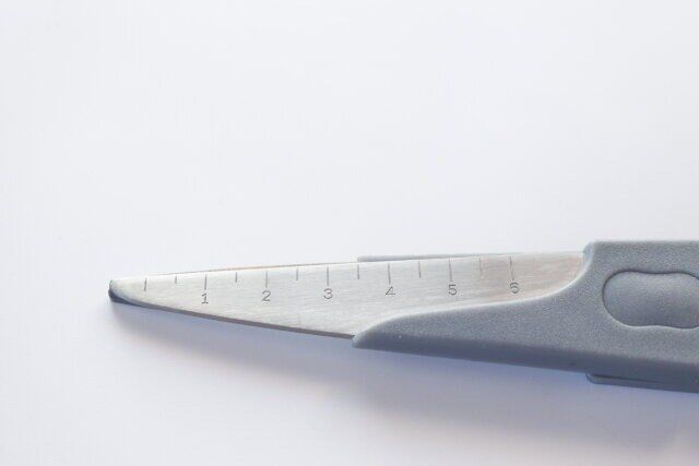 ダイソーのキッチンハサミ（wavy）は目盛付き