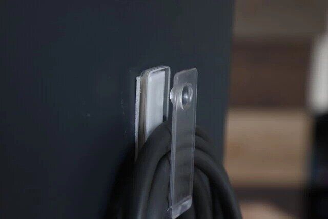 セリアの透明 配線コードフック2P粘着の仕様