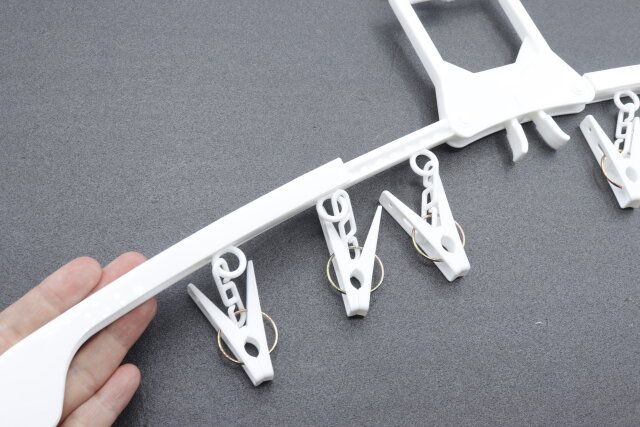 アームが伸びるダイソーのワンタッチハンガー