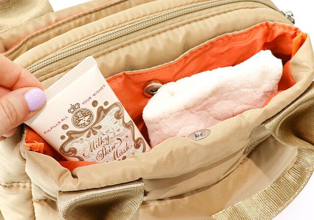 JTB完全監修 旅がもっと楽しくなる！キルティングショルダーバッグ BEIGEのマグネットボタン