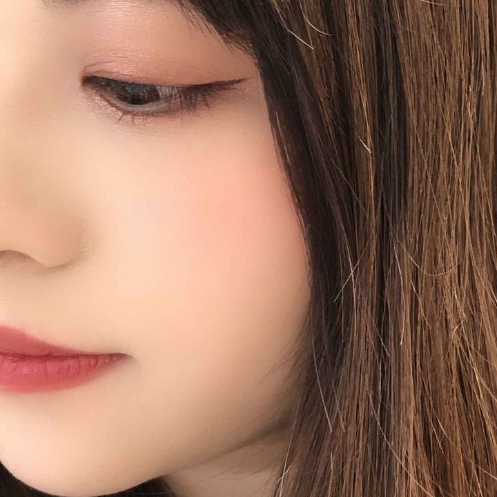 画像: 【ftnアンバサダー AYUMI】 美容やコスメが大好きな２児のママです♡ 30代からでもメイクやスキンケアが楽しめる美容情報を発信していきます！ 出典：Instagram