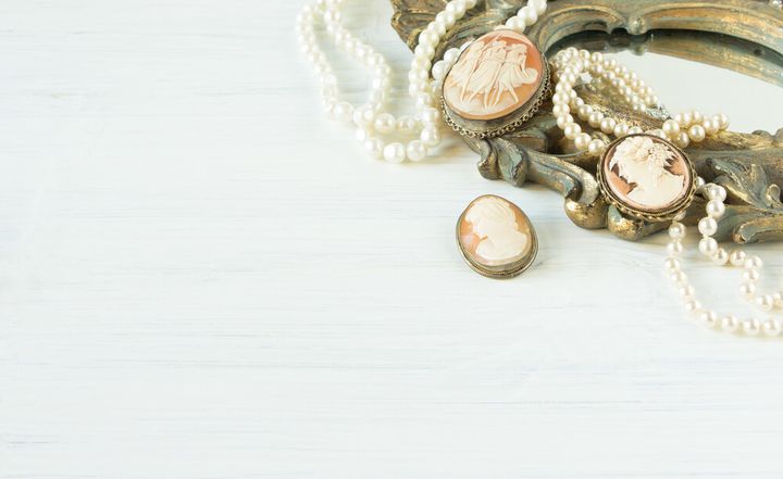カメオとネックレス