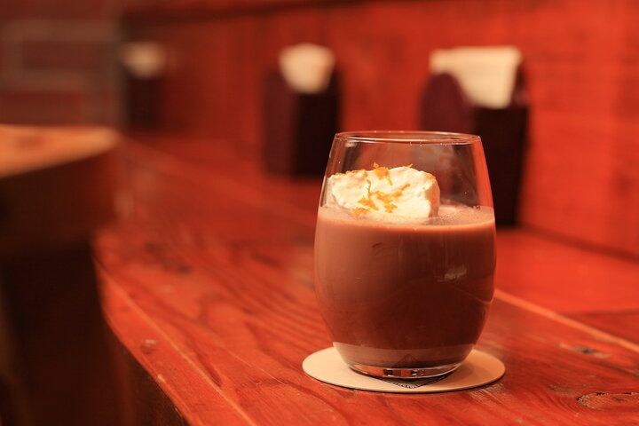 長年愛されたココア専門店を受け継ぎ、カカオの魅力を発信。大阪「COCOA Shop AKAITORI」