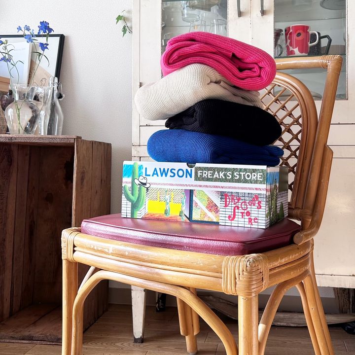 秋冬の新定番“インスタントニット”はチェックした？ローソン ×《フリークス ストア》のコラボウェアがお見事。