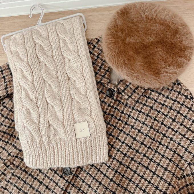 しまむらの「ケーブルニットマフラー」