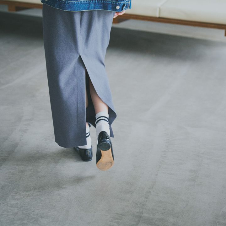 ジージャンをジャケット代わりにしてペンシルスカートを気負わずにはく【マイスタンダードブック】