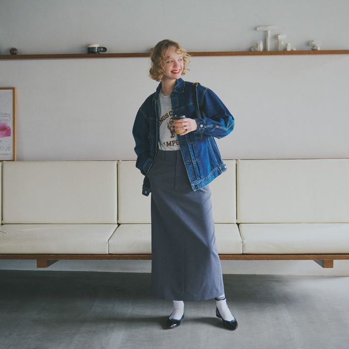 ジージャンをジャケット代わりにしてペンシルスカートを気負わずにはく【マイスタンダードブック】