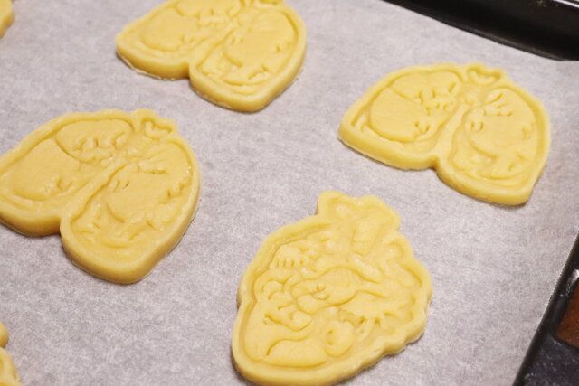 セリアのクッキー抜き型 2P 臓器の模様