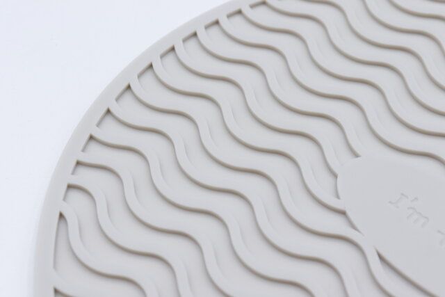 ダイソーのシリコーン鍋敷き（丸）のデザイン