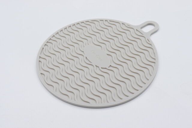 ダイソーのシリコーン鍋敷き（丸）