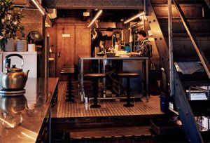 自由が丘〈ニショク〉店内