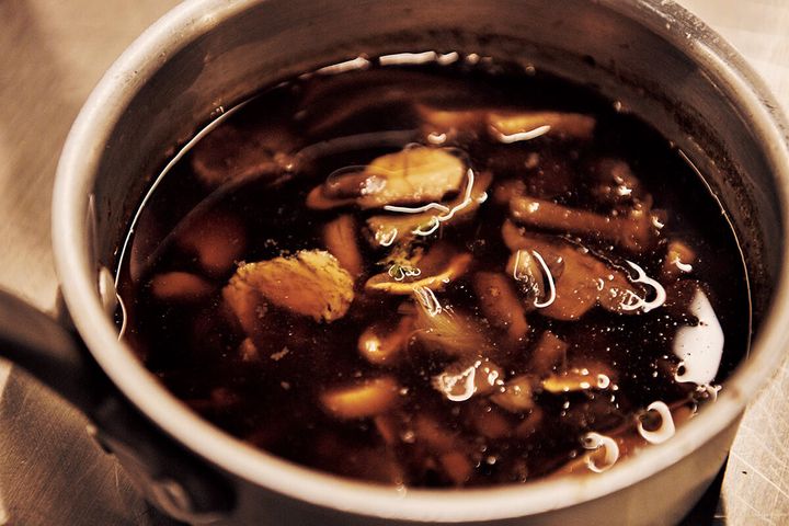 自由が丘〈ニショク〉ポルチーニの戻し汁