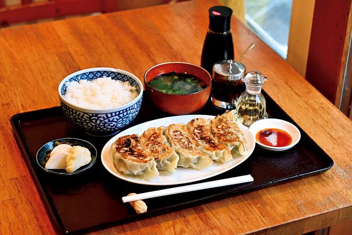 駒場東大前〈菱田屋〉の自家製焼餃子