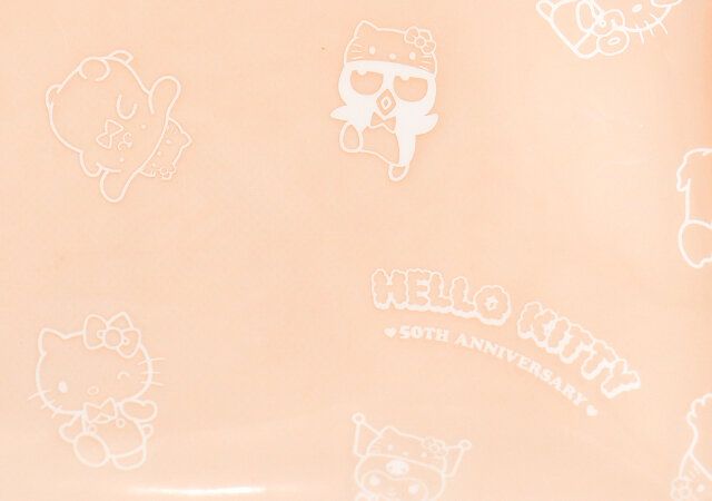 50周年デザインのハローキティのクリアポーチ