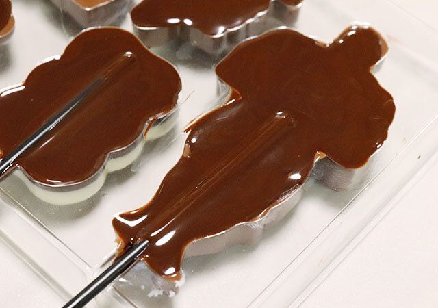 セリアのPETチョコモールド ロリポップ用 マッスル型はスティックが別売り