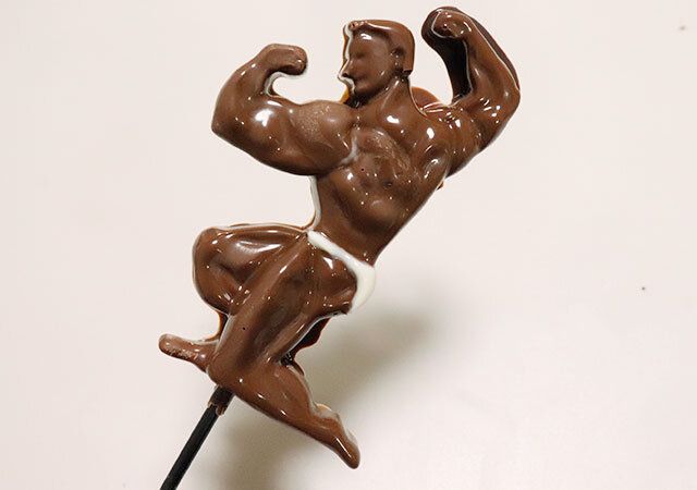 セリアのPETチョコモールド ロリポップ用 マッスル型の完成例
