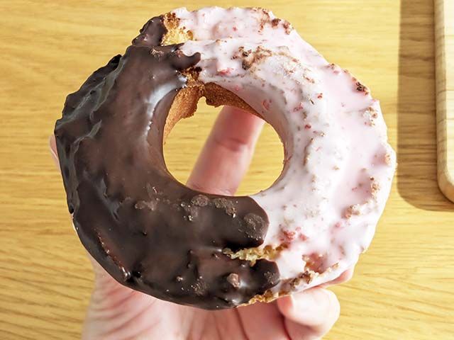 「ミスドネットオーダー限定ドーナツ ストロベリー＆チョコファッション」