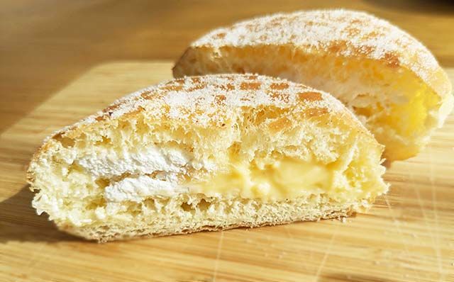 「ミスドネットオーダー限定ドーナツ カスタード＆エンゼルクリーム」 断面