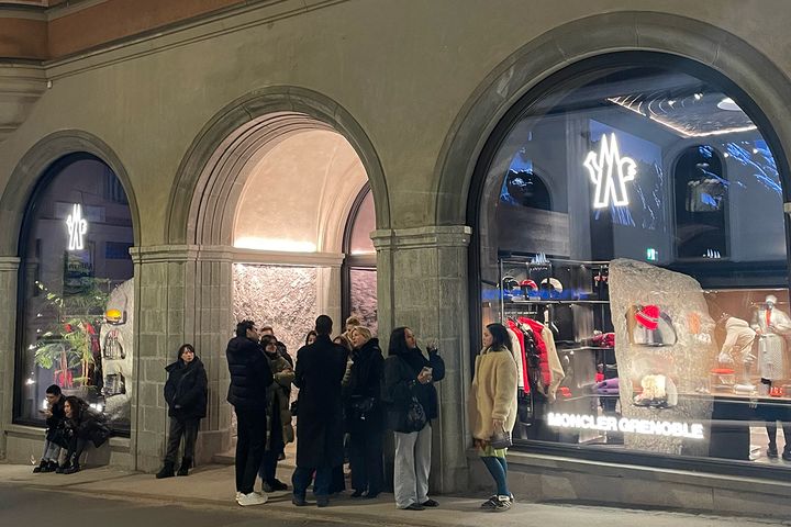 モンクレール 世界初の旗艦店