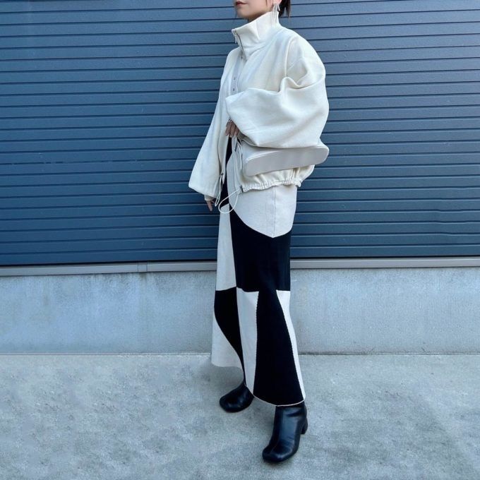 ドロストブルゾン×しまむらのホワイトの「横長ショルダーバッグ」