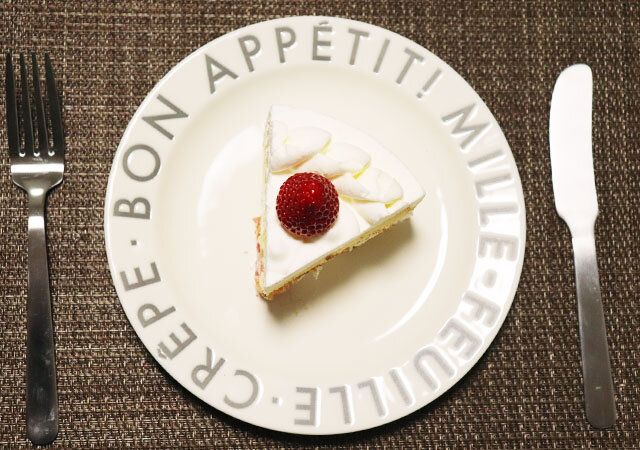 ダイソーの姉妹店スリーピーのお洒落なケーキプレート