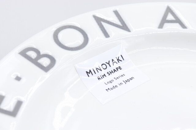 ダイソーの姉妹店スリーピーの美濃焼×北欧風デザインの高見え皿