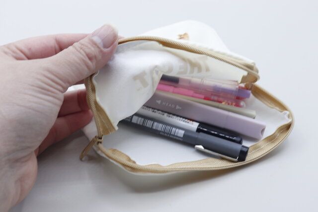 THE DOG スクエアポーチの生地感