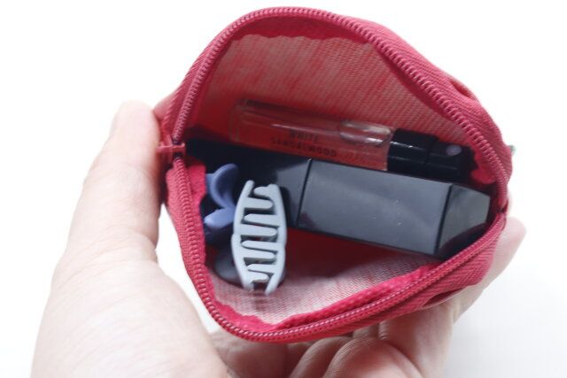 セリアの合皮ダイカットコインケース イチゴ柄は小物入れとしても使える