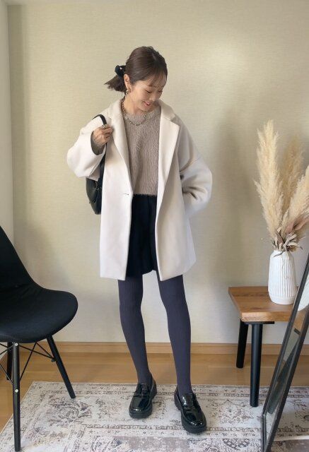 ベージュコートのきれいめコーデ