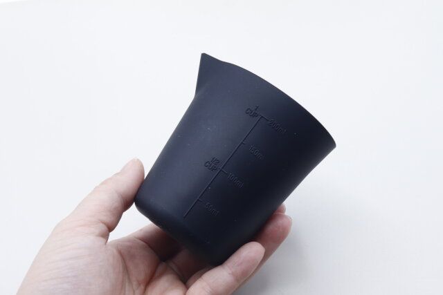 セリアのチョコやバターをレンジで溶かせるカップの目盛り